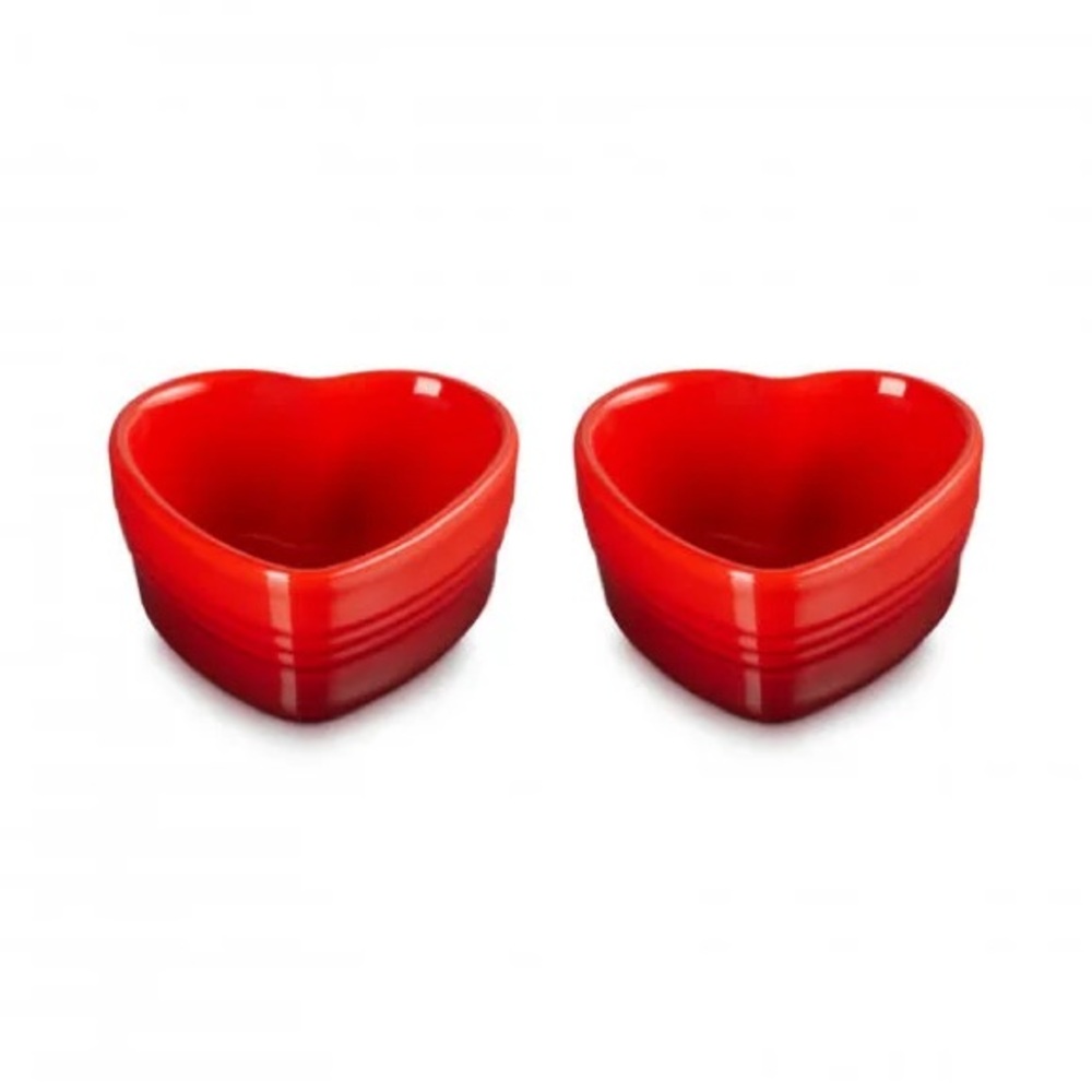 Le Crueset Ramequin d’Amour Set Of 2 Red Heart Shaped Stoneware Bowls NIB